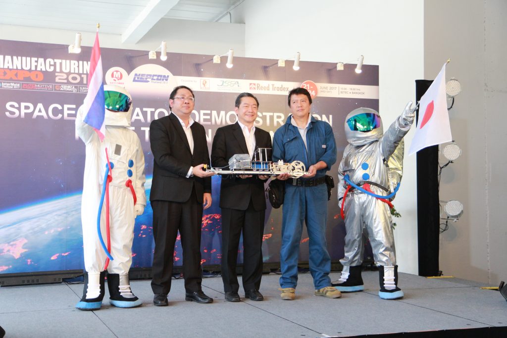 พาชมการสาธิตลิฟท์สู่อวกาศครั้งแรกในอาเซียนกับงาน ME 2017