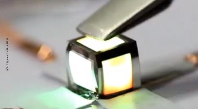 LED บางพิเศษแบบ Quantum Dot สามารถพับเปลี่ยนรูปร่างได้อย่างอิสระเหมือนกระดาษ