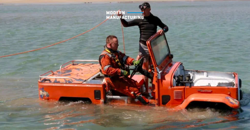 ทุบสถิติโลก ! ทีมวิศวกรออสแปลงรถโตโยต้าขับดำน้ำไกล 7 กม.